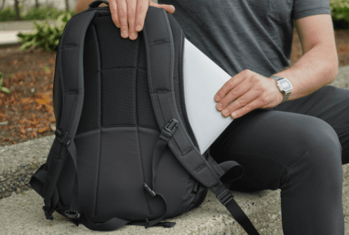 Backpack laptop compartment