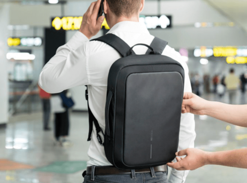 Smart backpack anti theft