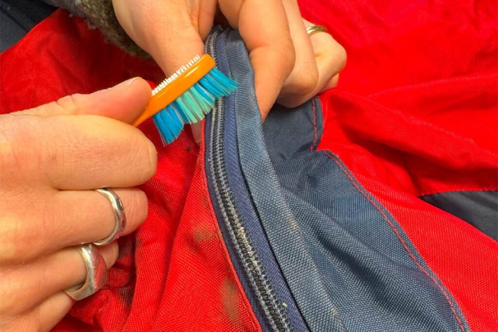 The Zipper Is Stuck-Clear the Obstruction​